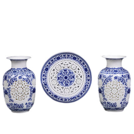 Three-piece hollow blue and white ceramic vase Jahrriesnge porcelain of hollow out vase cna0406