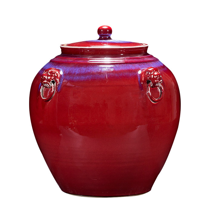 Red pottery kiln changed to lion head storage jar with lid in kitchen Jahrriesnge porcelain of jar cna0433